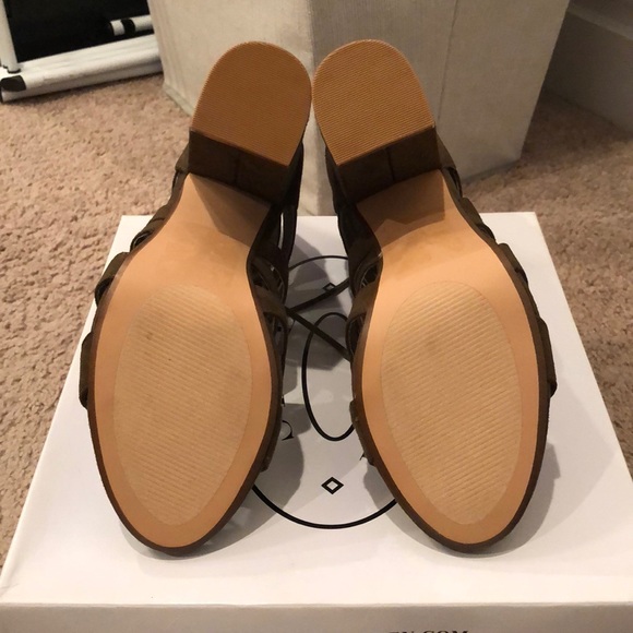 Brand new Steve Madden Hal heels - Picture 5 of 5